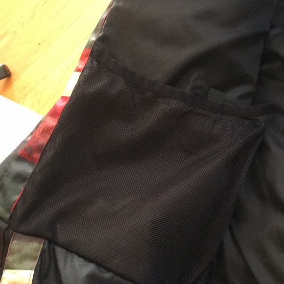 Men’s DC snowboard Jacket - Picture 8 of 10